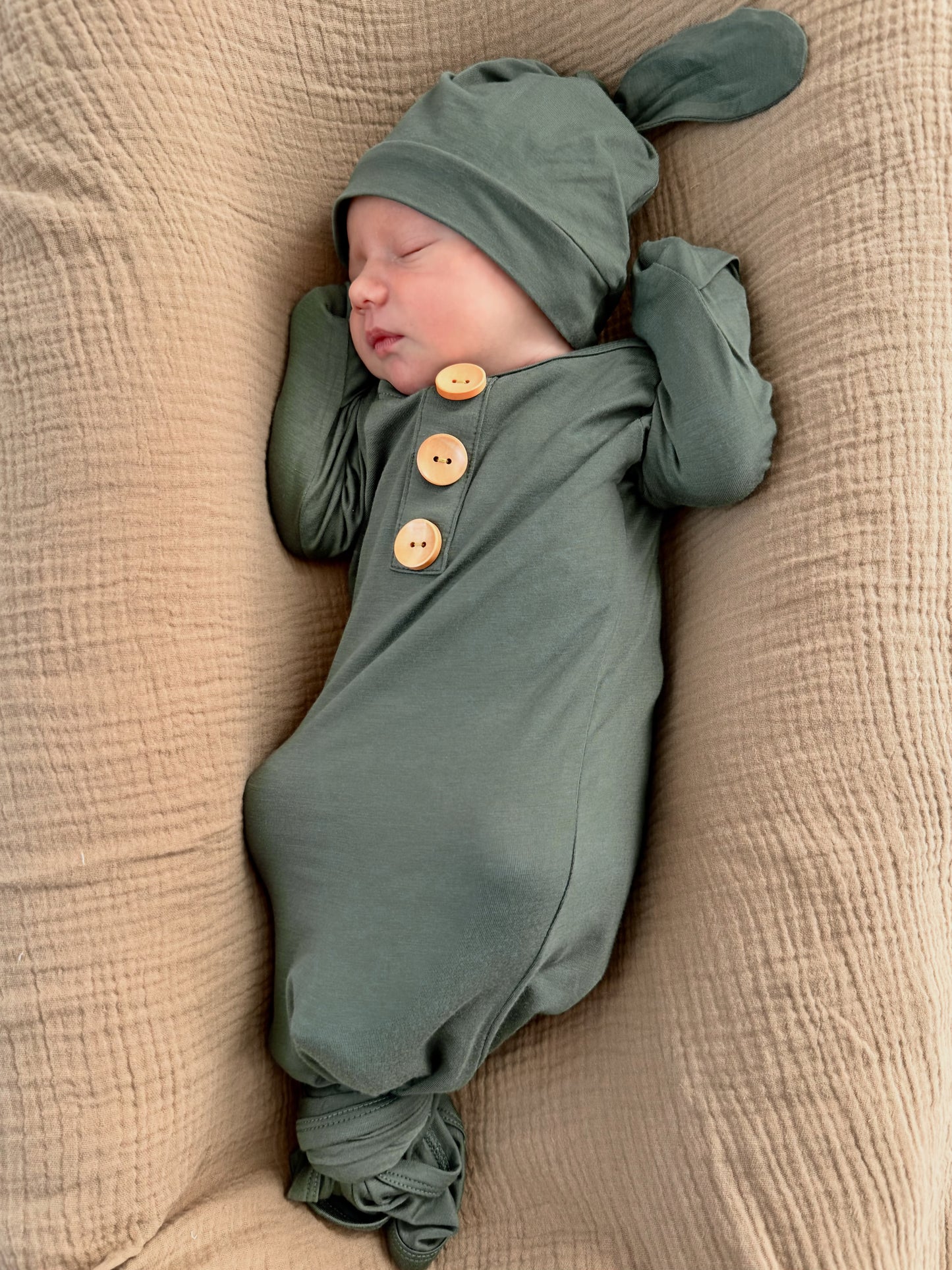 NEWBORN KNOTTED GOWN